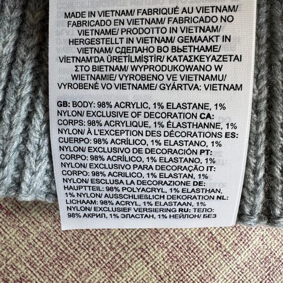 NWOT The North Face Logo Box Cuffed Beanie Size OS Gray - Picture 5 of 5